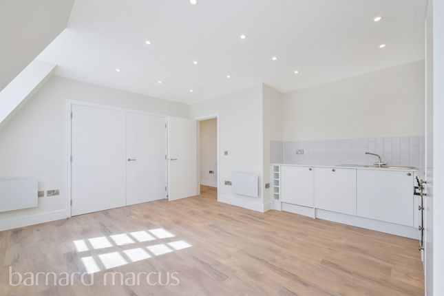 Flats 1-4, Flat 3, 119a, High Street, Dorking photo 3