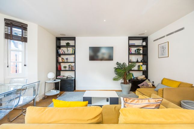 Duplex to rent in Great Portland Street, London