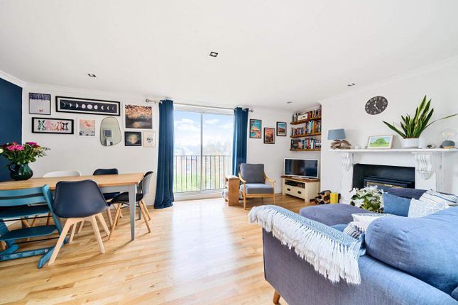 Flat for sale in Dennington Park Road, London