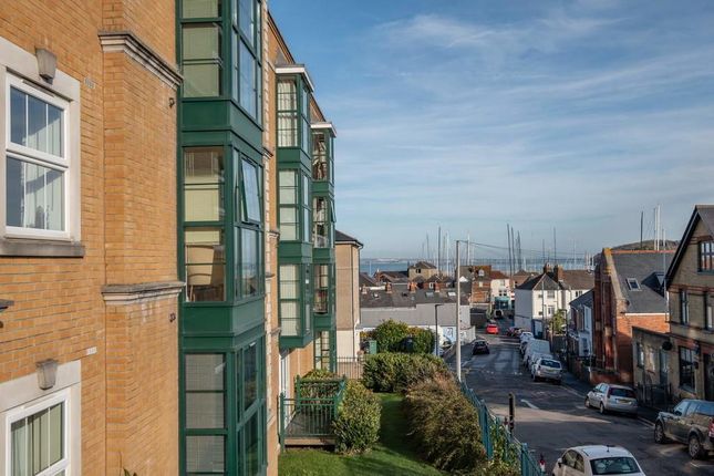 Apartment 6, Raleigh House, Cowes photo 2