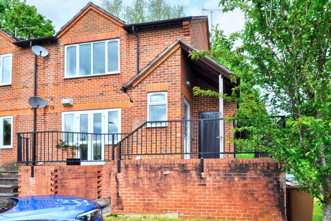 Thumbnail Flat for sale in Leaver Road, Henley-On-Thames