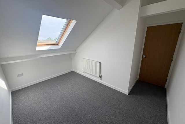 Flat 7 James Place, Old Carmel Chapel, Vicarage Road photo 5