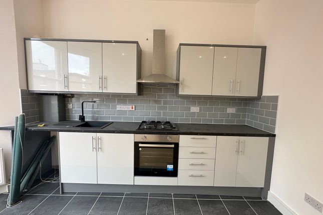 Flat to rent in Regent Road, Leicester