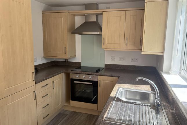 8, Legion Close, Dursley photo 4