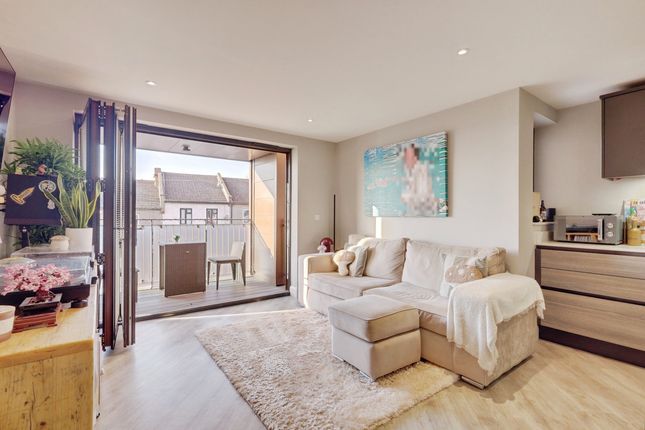 Flat Flat 5, 90, High Road, Benfleet photo 3