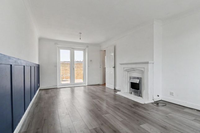 30, Beechfield, Newton Aycliffe photo 2
