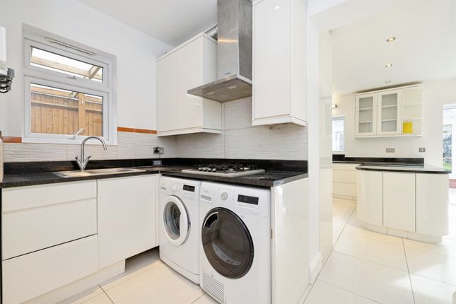 21, Swiss Avenue, Watford photo 4