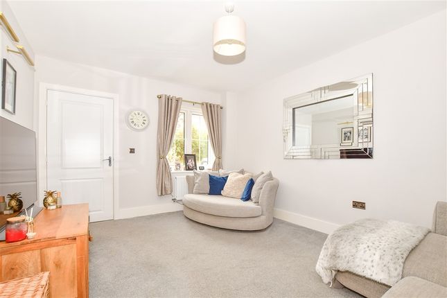 Roffe Close Paddock Wood, Tonbridge photo 2