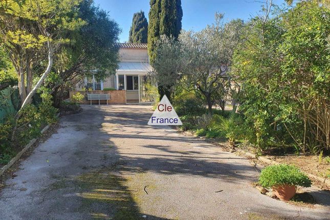 Detached house for sale in Six-Fours-Les-Plages, Provence-Alpes-Cote D'azur, 83140, France
