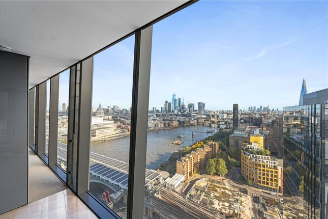 Flat for sale in Blackfriars Road, London