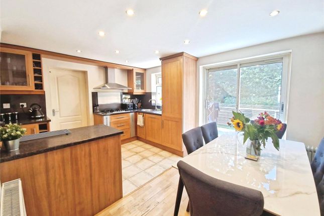 11, Mortlake Close, Manchester photo 3