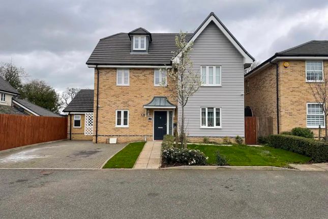 Thumbnail Detached house for sale in Cobmead Grove, Waltham Abbey