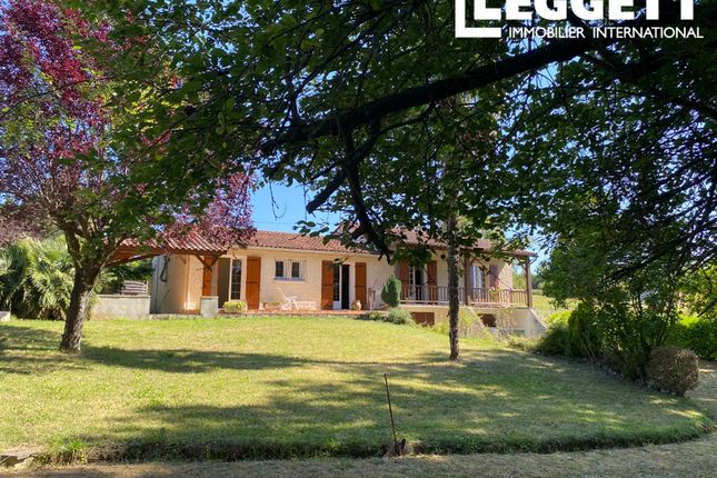 Villa for sale in Touvérac, Charente, Nouvelle-Aquitaine