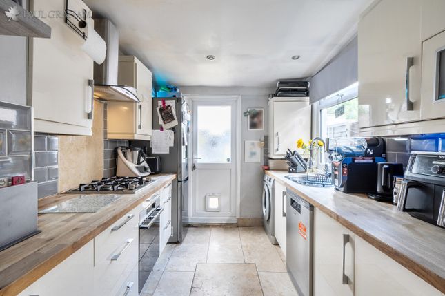 62, Myrtle Road, Sutton photo 3