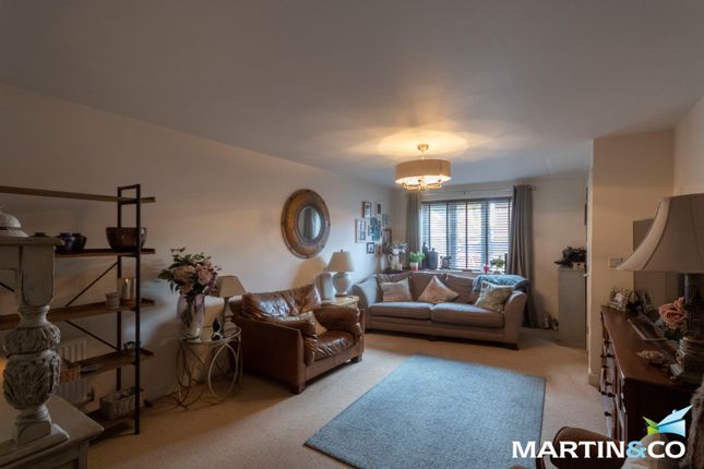 65, Richard Bradley Way, Tipton photo 2