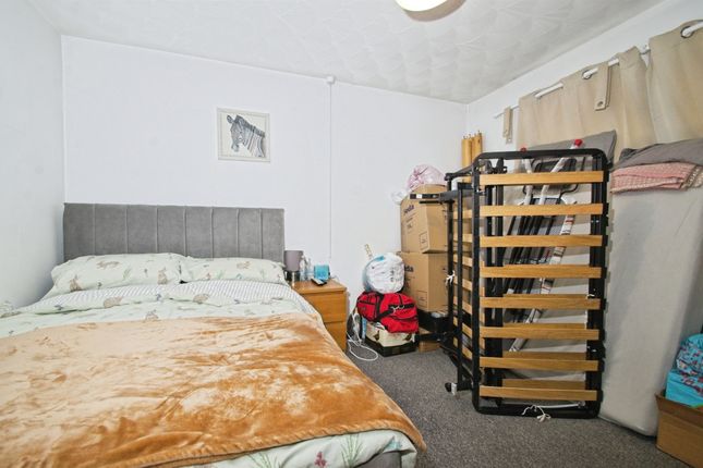 16, Heol-Y-Mynydd, Pentre photo 4