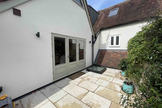 Grade II Listed 3 Bed, 3 Bath, First Floor Split Level Apartment Based In The Heart Of Manningtree, Essex