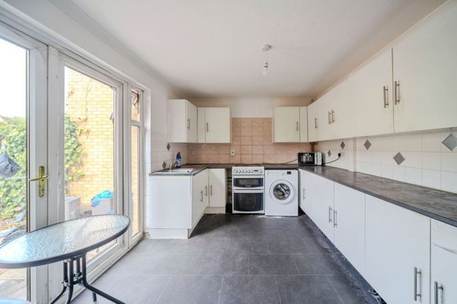 6, Pengelly Court, Milton Keynes photo 2