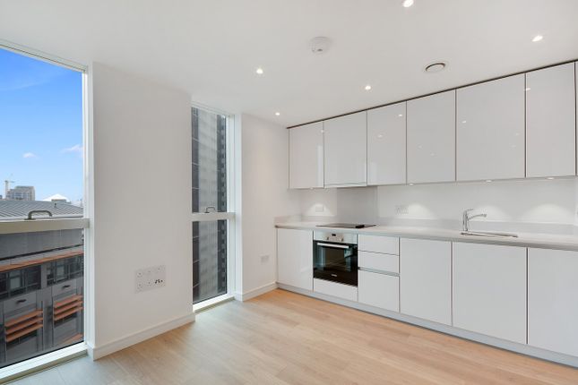 Flat 183, 11, Pinnacle Apartments, Croydon photo 3