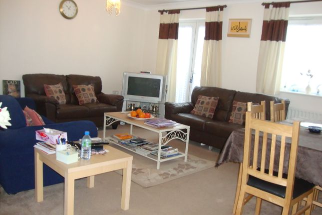 FLAT 4, MERIDIAN COURT, 226, Yeading Lane, Hayes photo 3