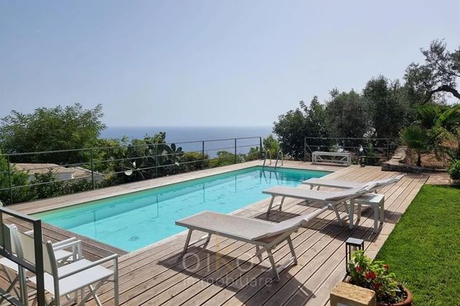 Villa for sale in Gagliano Del Capo, Puglia, 73034, Italy