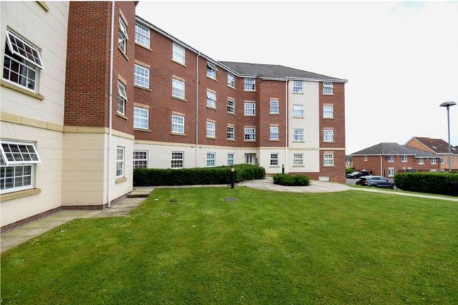 Thumbnail Flat for sale in Birkby Close, Leicester