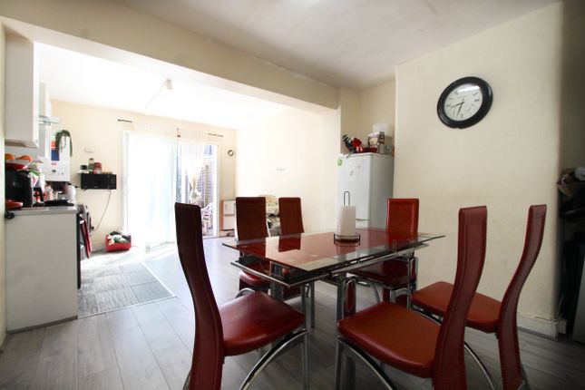 70, Chadwin Road, London photo 5