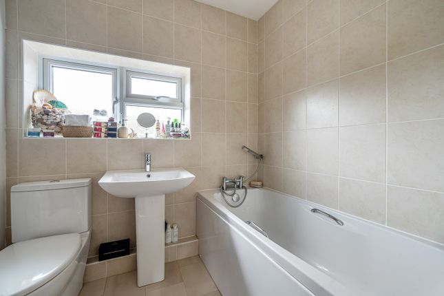 Detached house for sale in The Hollies, Shefford