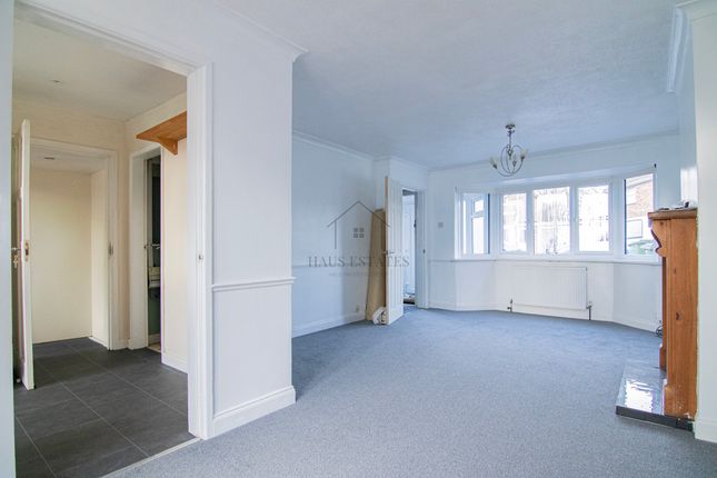 8 Rushmere Walk, Leicester photo 3