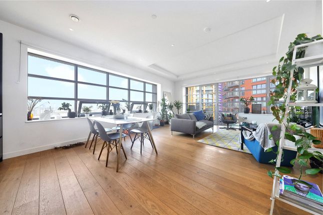 Flat for sale in Kent Building, Hope Street, Leamouth Peninsula, London City Island