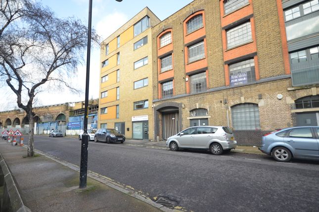 Thumbnail Flat to rent in Blue Anchor Lane, London