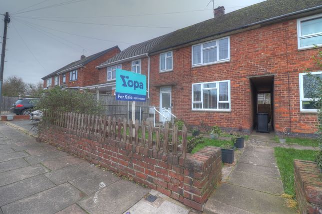 Thumbnail Town house for sale in Goodwood Crescent, Leicester