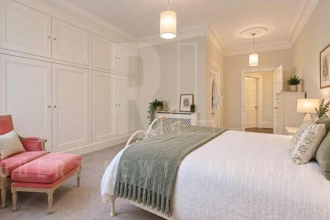 103 Sussex Mansions, Old Brompton Road, London photo 4