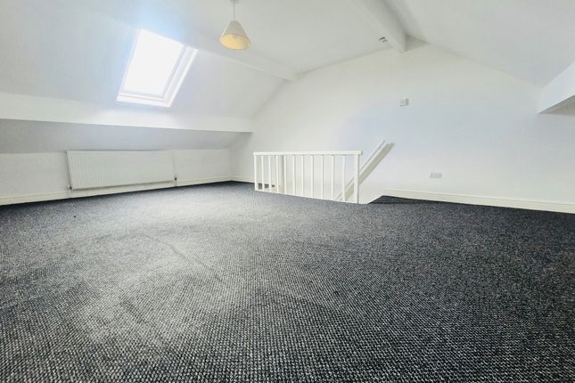 25, Friendly Fold Road, HALIFAX photo 5