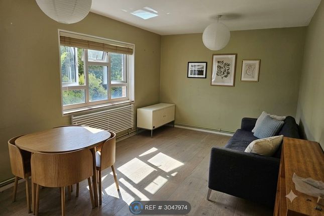A Melrose Gardens, Shepherds Bush, London photo 3