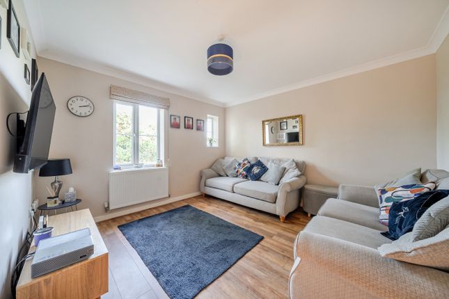 37, Stockbridge Close, Shefford photo 3