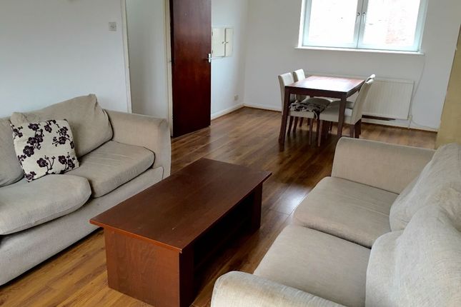 65 St Lukes Close, South Norwood photo 3
