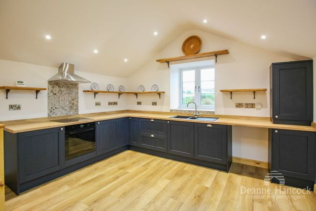 Cottage to rent in The Old Smithy, East Road, Menheniot