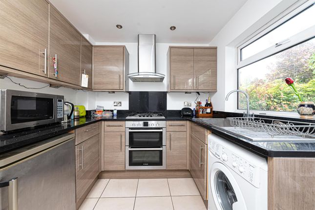 29, Connaught Road, Aldershot photo 3