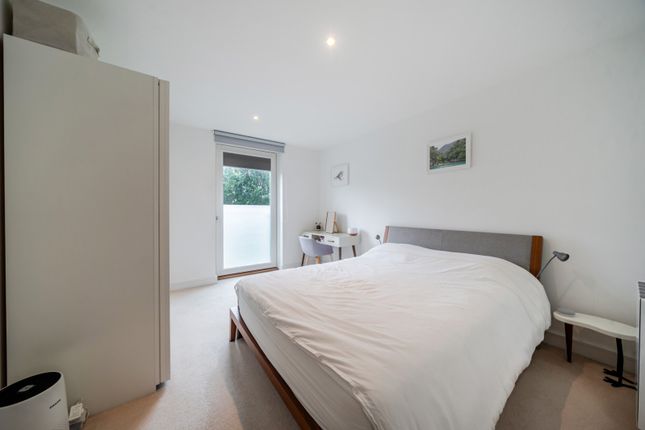 Flat 34, Merlin Court, 28, Handley Drive, London photo 3