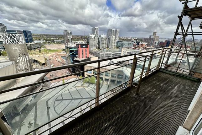Flat for sale in The Quays, Salford