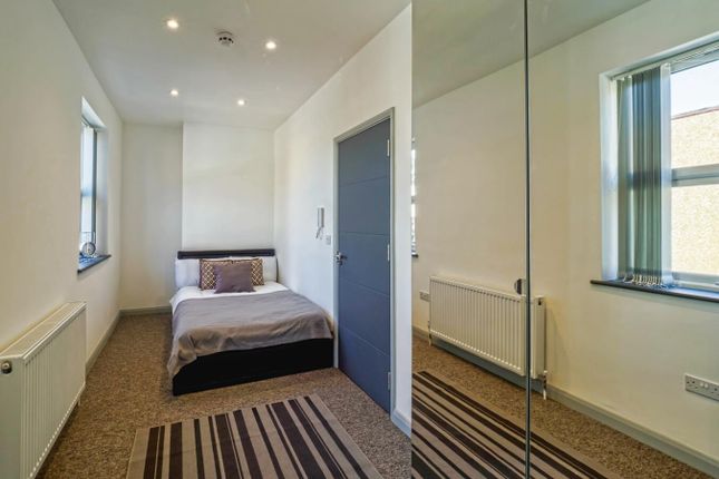 FLAT 7 R17, 87-89, Market St, Watford photo 5