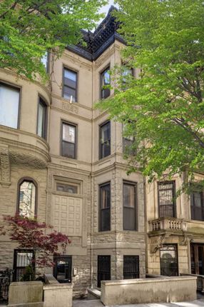 Town house for sale in 314 W 102nd St, New York, Ny 10025, Usa