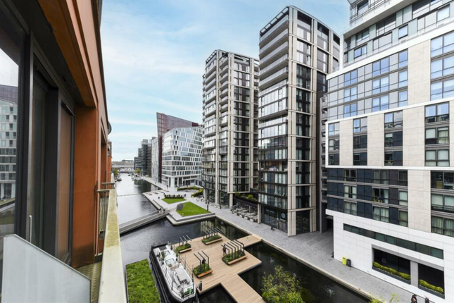 Flat for sale in Peninsula Apartments, West End Quay, 4 Praed Street, London