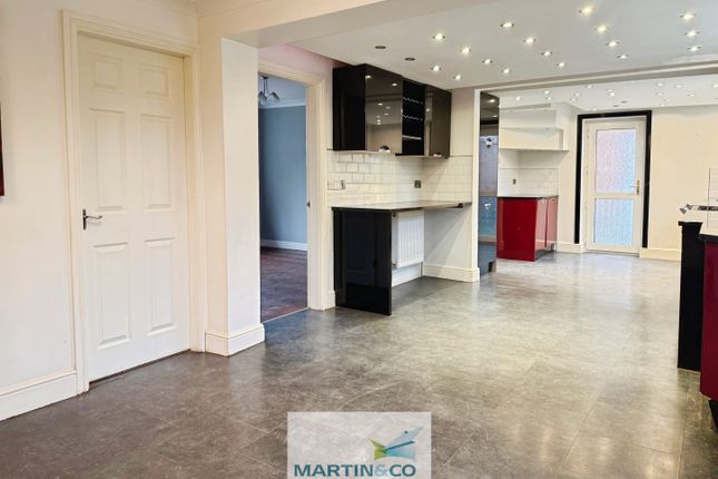 10, Southfarm Avenue, Sheffield photo 3