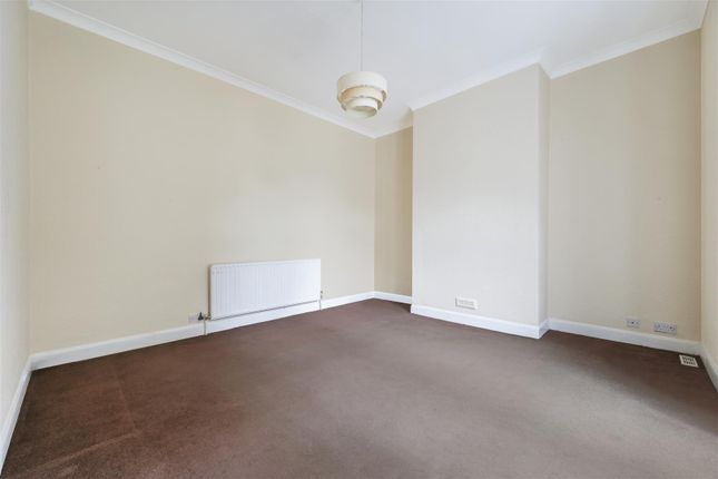 Summerleigh Flat 2, 2, Station Rd, Surrey photo 5