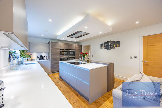46, Park View, Chigwell photo 4