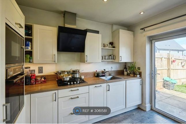 Rye Way, Finchwood Park, Wokingham photo 3