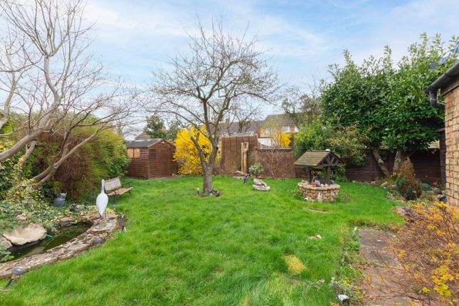Semi-detached house for sale in Hinton Close, Leighton Buzzard