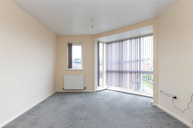 52, Crownford Avenue, Staffordshire photo 3